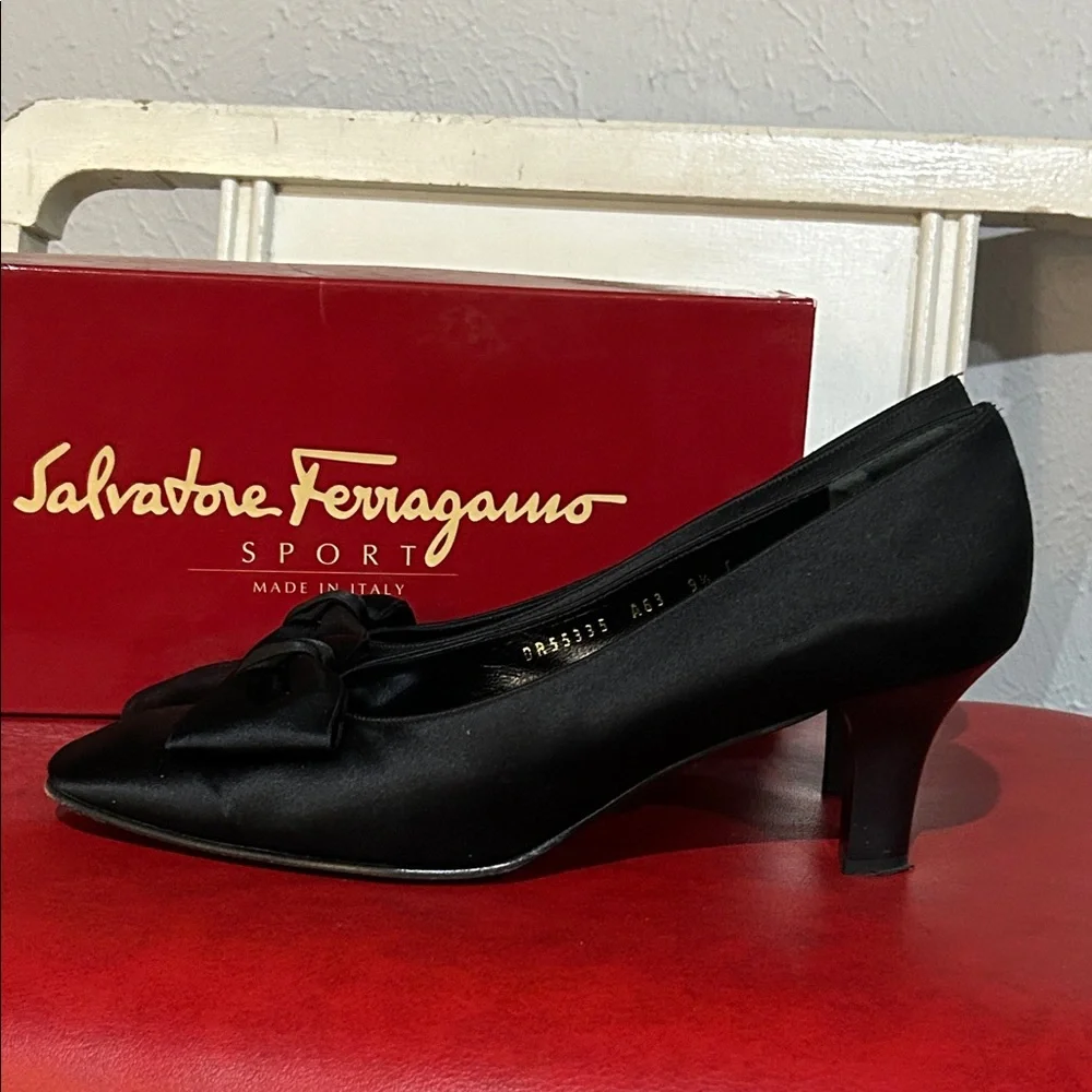 Salvatore Ferragamo Black Bow Satin Heels Sleek Design 9.5 C